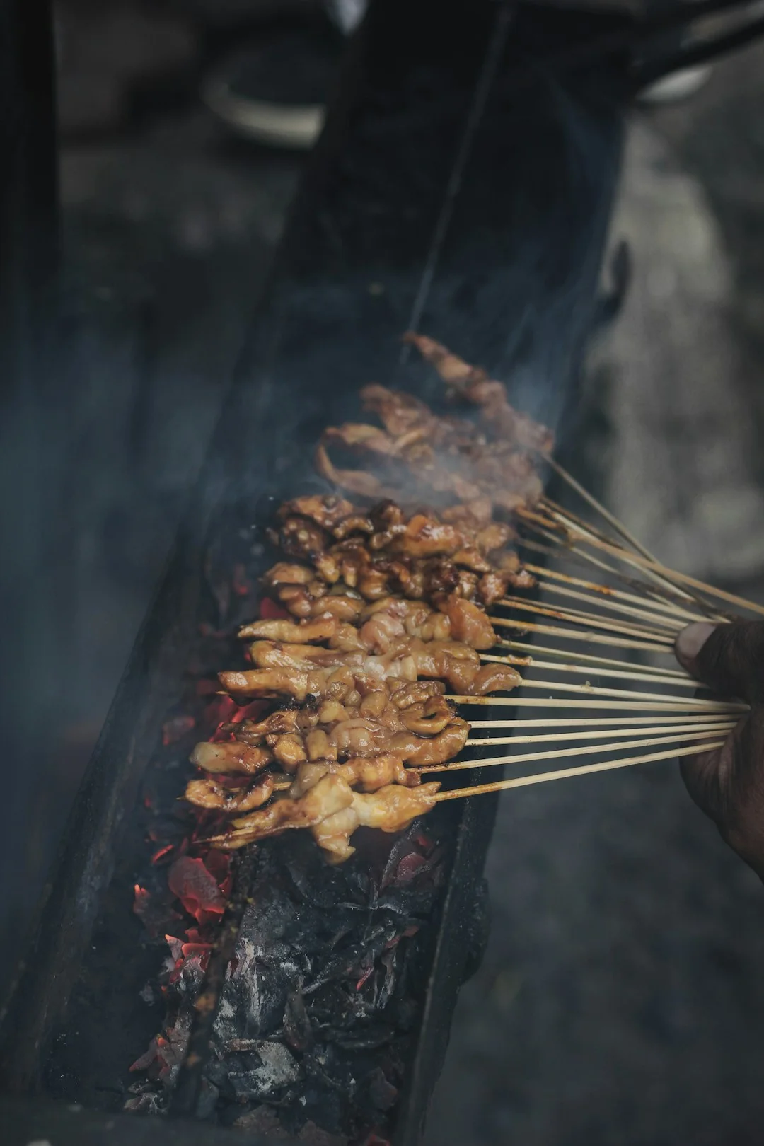 Satay de Singapura com Molho de Amendoim – Espetinhos Grelhados